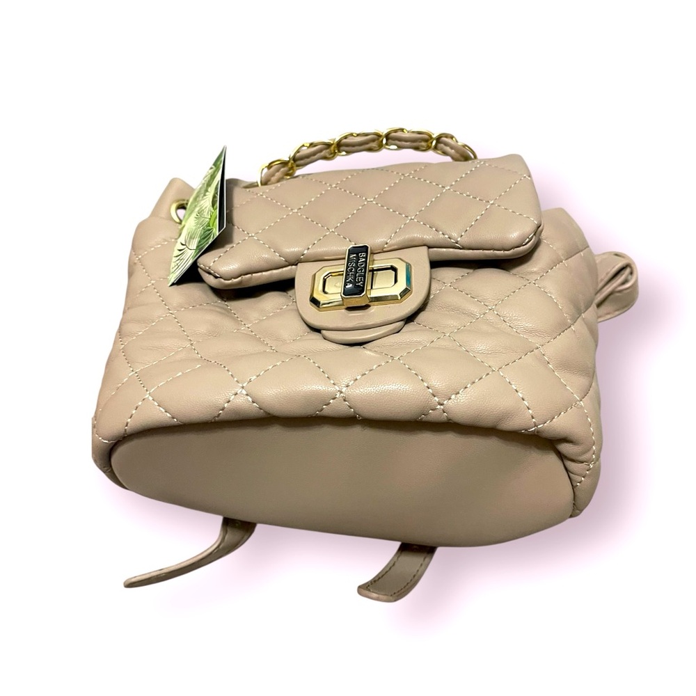 💖🌼NWT Badgley Mischka Vegan Leather Mini Quilted Backpack Bag Beige Taupe.
